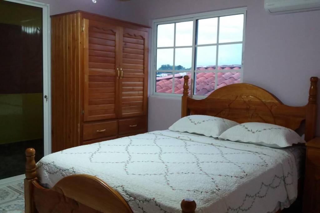Urania House Villa Bocas del Toro Exteriör bild